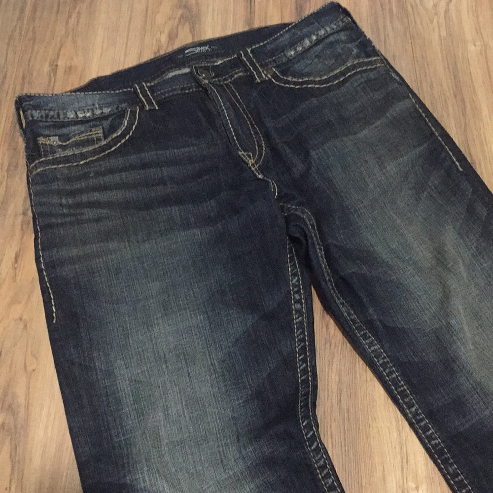 Silver jeans distressed dark wash size 36